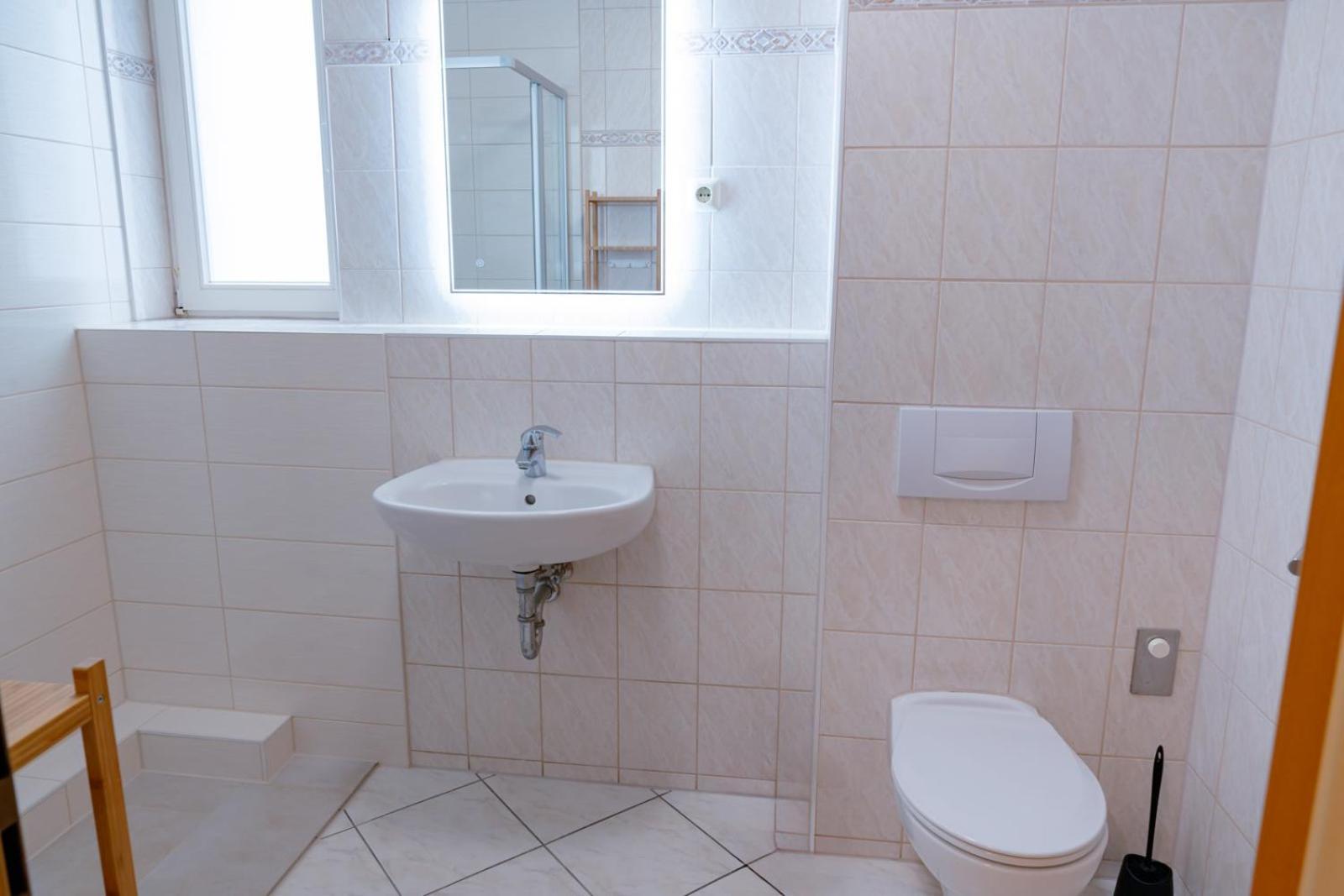 Apartmenthaus Chrischanshof Росток Номер фото